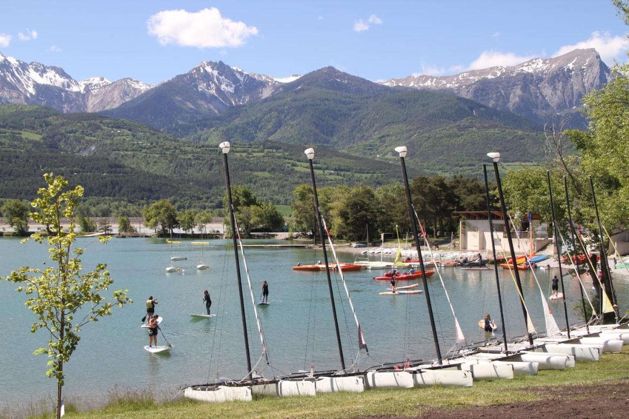 埃姆布能Le Vieux Chalet住宿加早餐旅馆 外观 照片