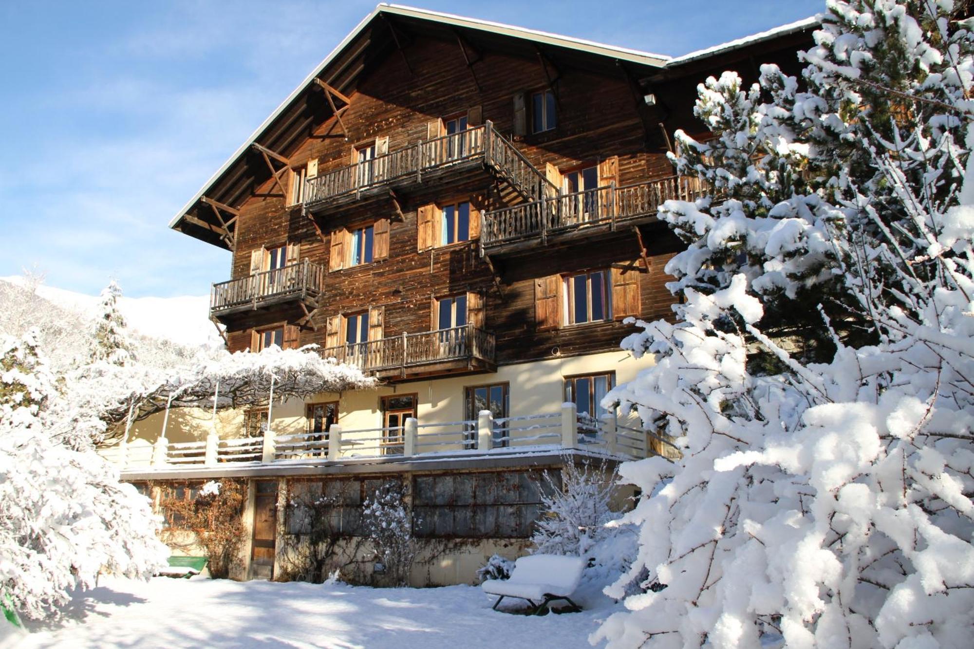 埃姆布能Le Vieux Chalet住宿加早餐旅馆 外观 照片